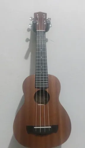 Vendo ukulele Tagima 