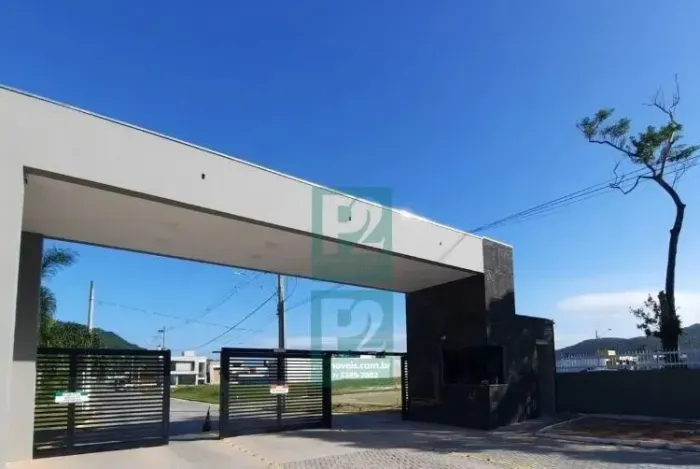 Terreno Amplo Em Condominío Em Bombinhas - SC!