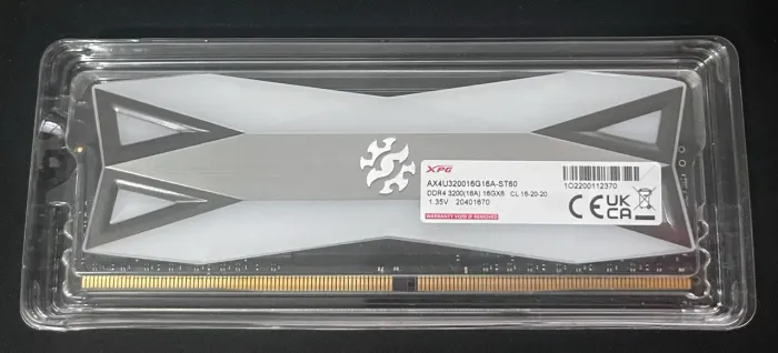 MEMORIA RAM XPG DDR4 rgb 16gb NOVA NUNCA USADA