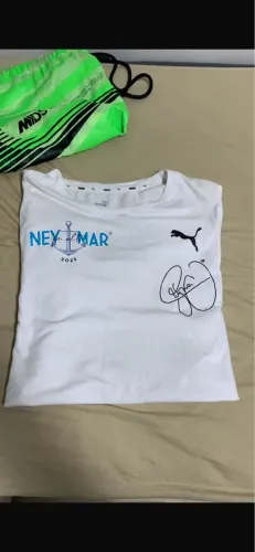 Camiseta oficial entregue para os passageiros do Cruzeiro do Neymar em 2023