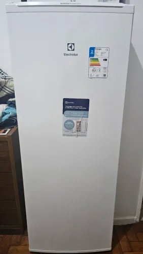 Freezer Vertical Electrolux,  197 litros.