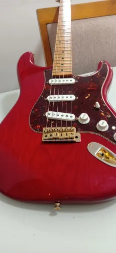 Guitarra Fender Deluxe séries mexicana noiseless 