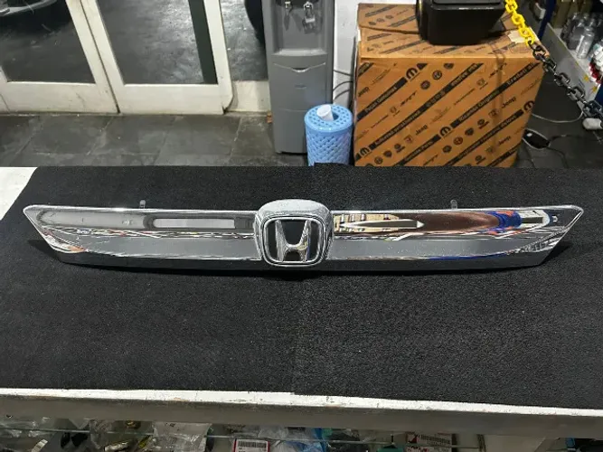 Moldura Cromada Tampa Porta Malas HR-V 2015-2021 Original Honda 08F52T7S800B