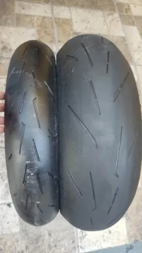 Par pneu usado Pirelli Diablo Rosso4 Corsa 190/55-17 e 120/70-17