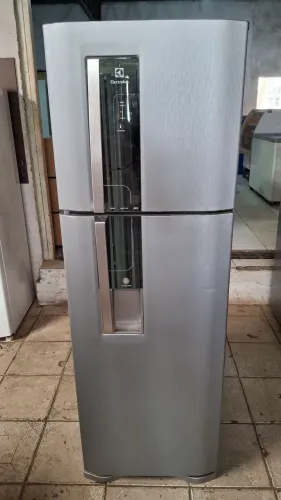 Geladeira Electrolux Frost Free envelopada