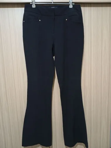 Calça flare Makenji