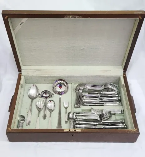 Faqueiro inox Hércules Classique usado - 12 serviços - 97 peças - com caixa