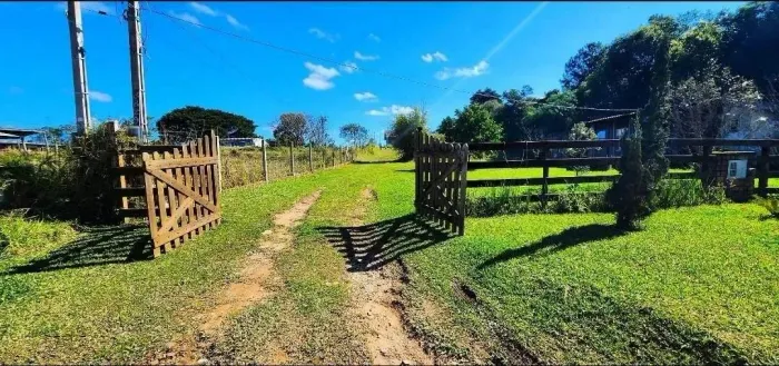 Vende-se Chácara de 1 Hectare