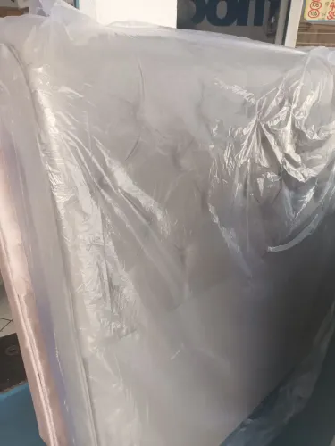 Cabeceira  curvada  bege escuro