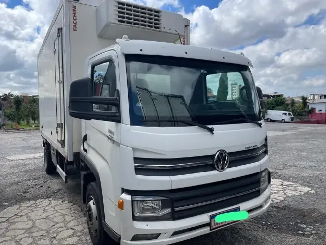 Caminhão 11.180 2022 Unico Dono Bau Congelado Refrigerado