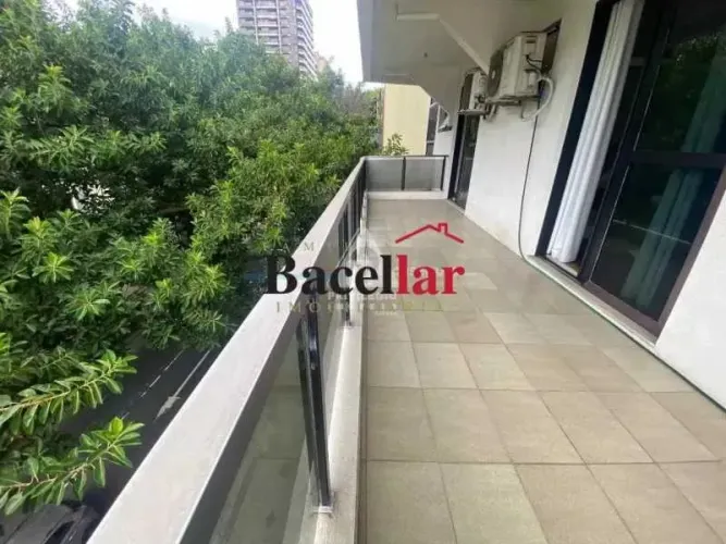 Apartamento mobiliado por temporada em Ipanema.