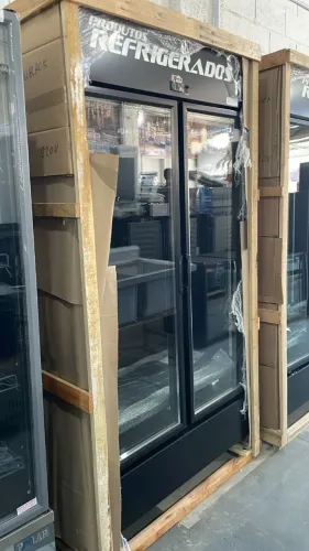 Expositor refrigerado 2 portas interno preto (Ester)