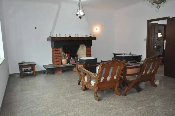Sobrado para Venda e Locação em São Bernardo do Campo 364m², 3 Quartos, 7 Vagas, Próximo