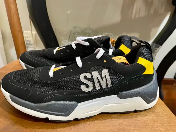 Tênis Steve Madden 40