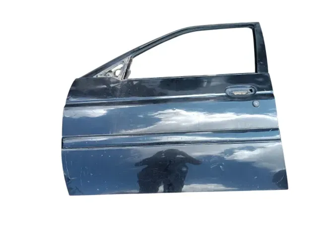 Porta dianteira esquerda Ford Escort zetec 97-02 4 pts