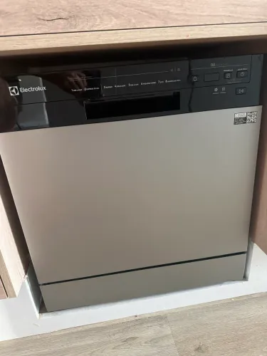 Lava-Louça Electrolux 8 Serviços Inox com Programa Lava & Seca 50 min (LS08E) 127V