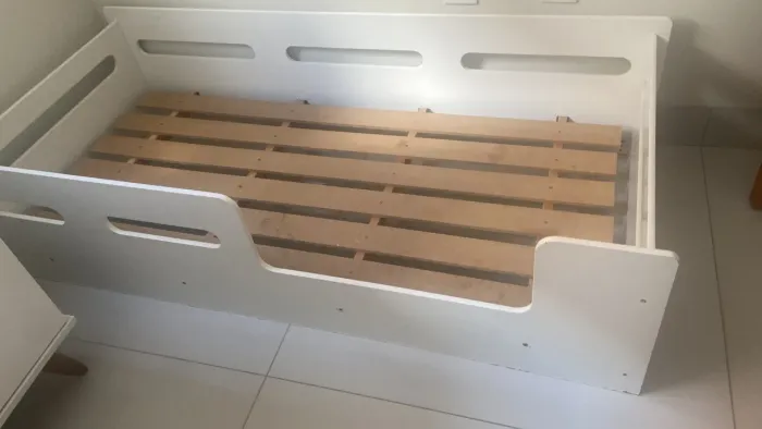 Cama montesoriana Infantil Branca