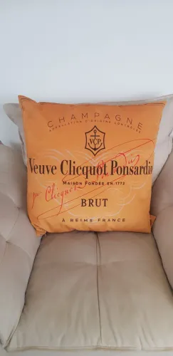 Almofadas Veuve Clicquot Ponsardin