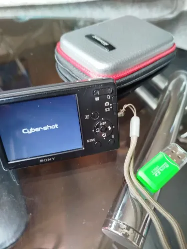 Câmera Sony Cyber-Shot