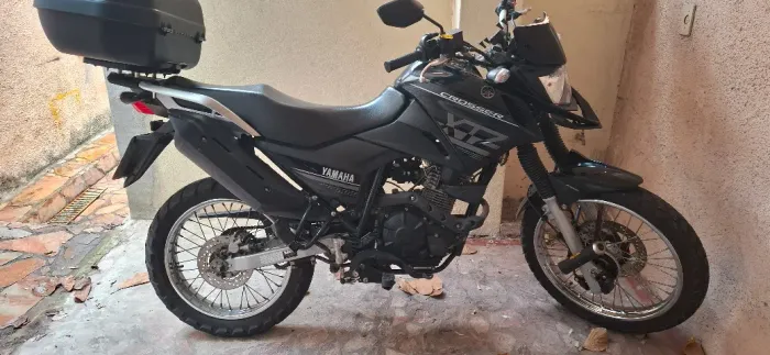 Crosser sem ter o que falar. Nunca caiu, sem detalhes. Com manual, chave reserva e NF.