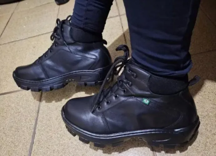 Bota masculina