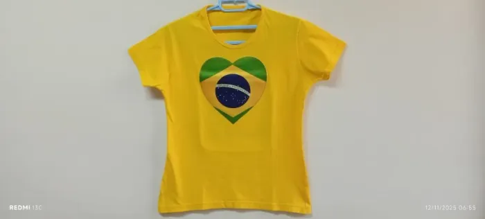 Camiseta Feminina P - Tema Brasil -imagem frente e verso