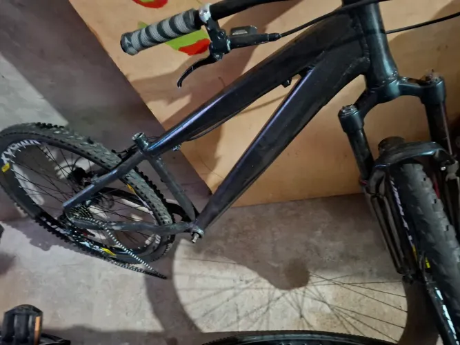 Troco quadro gios frx hi 2013 repintado 