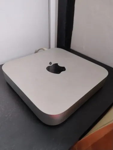 Mac Mini 2012, Intel Core I7. 8GB Ram. 2.3 Ghz