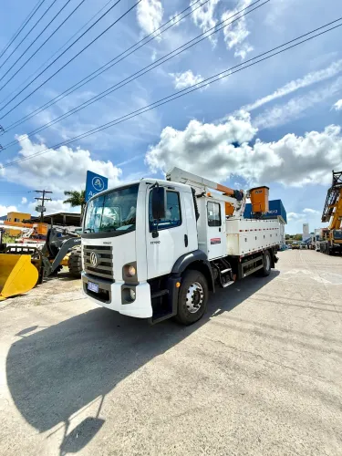 VW 17.190 4x2 2022/23 CESTO AÉREO ISOLADO 13,5 M ( SOMOS LOJA )