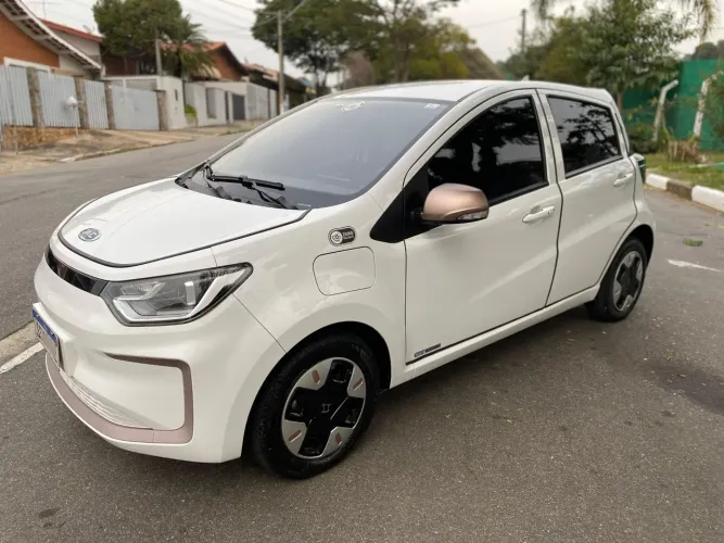 JAC E-JS1 62cv 5P Aut. (elétrico) 2023
