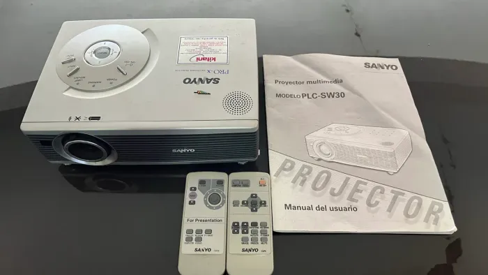 Projetor sanyo
