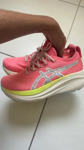 Tênis Asics Gel Nimbus 27