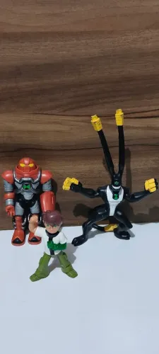 Bonecos Ben 10 Kit com 3 Personagens