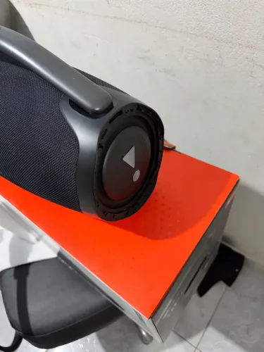 Bombox 3 disponível 