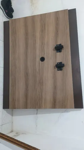 Painel de madeira para televisão