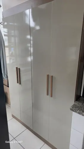 Roupeiro novo