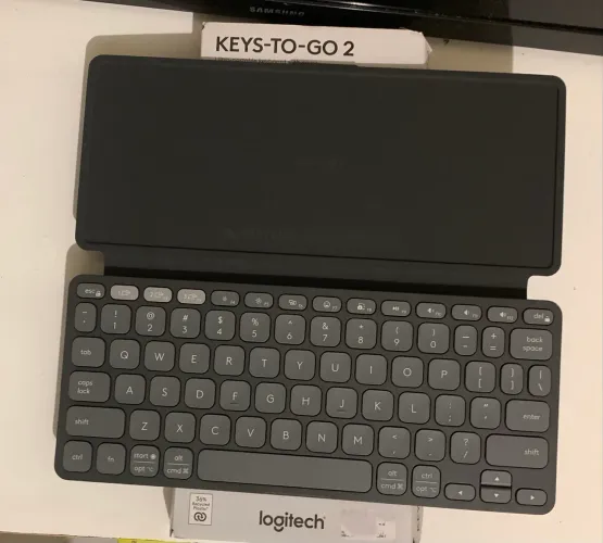 Teclado Logitech KEYS-TO-GO 2 | Bluetooth