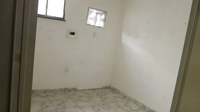 Alugo um apartamento no Aleixo próximo a cidade da criança 
