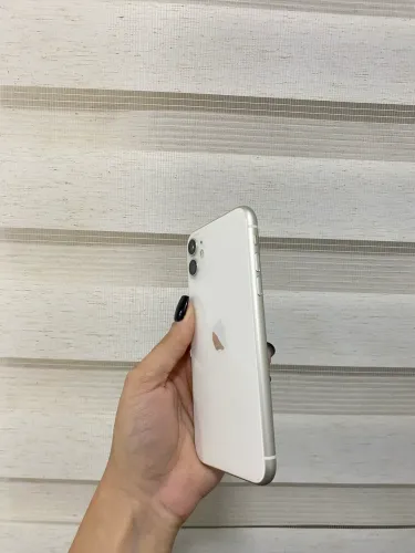 iPhone 11 64G branco