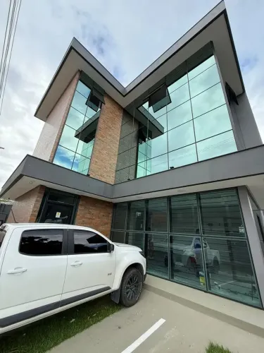 PRÉDIO COMERCIAL NO DOM PEDRO COM 3 PAVIMENTOS, EXCELENTE LOCALIZAÇÃO