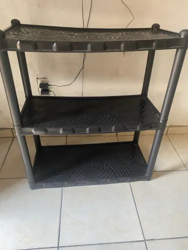 Vendo armário montável e desmontável