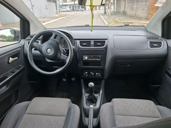 Volkswagen Fox 1.0 MI Total Flex 8V 5P 2013