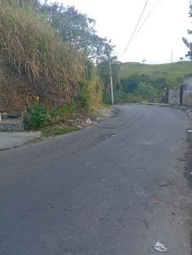 Vendo 240 metros  quadrados bairro novo tupi