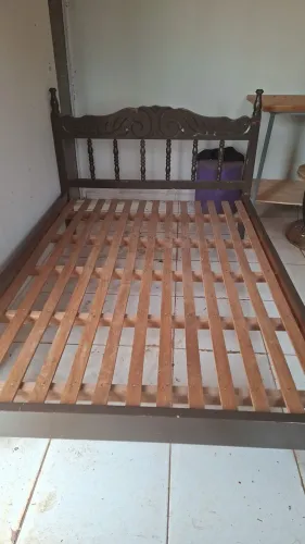 Cama casal madeira maciça