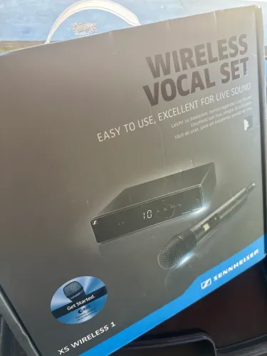 Microfone Sennheiser XSW-1 825-a Dinâmico Cardioide Preto 