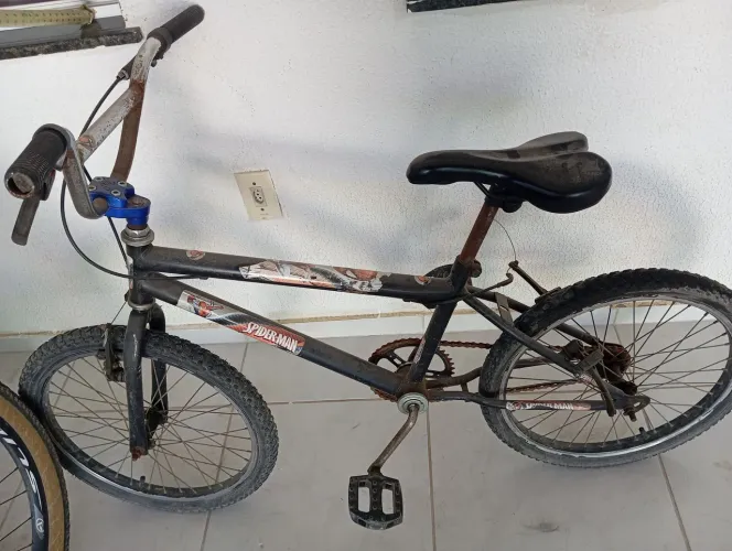 Vendo essa bicicleta por 100$