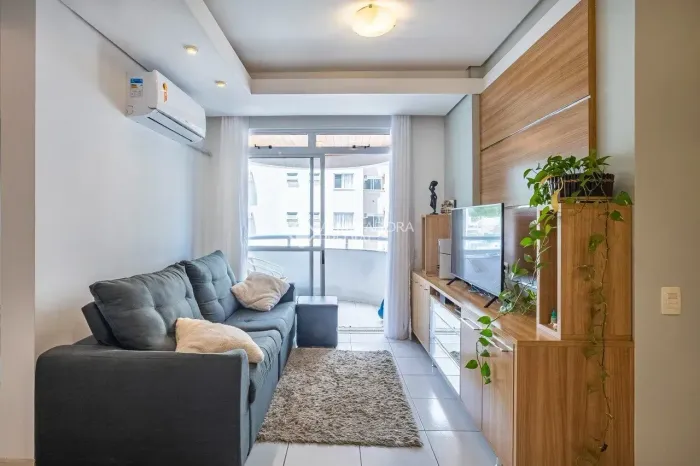 Apartamento 2 dormitórios com suíte, andar alto no Córrego Grande