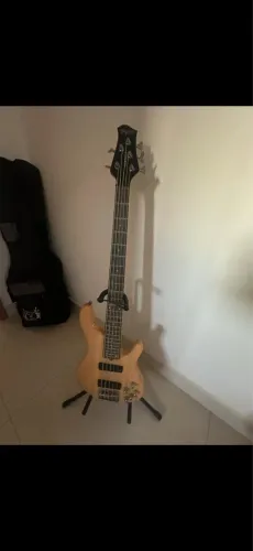 Bass Tagima 5cordas muito novo + cubo
