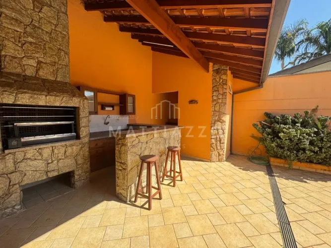 Casa térrea com 4 quartos à venda, no Centreville em Limeira/SP.