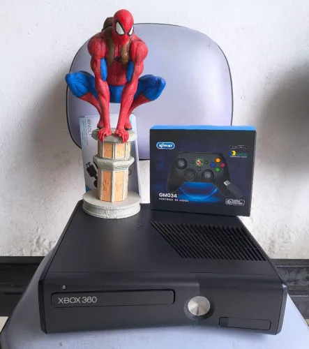 Xbox 360 com 70 jogos